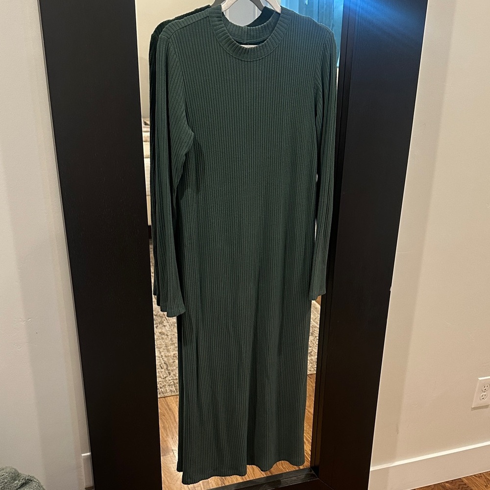 Green Ribbed Knit Maxi Dress